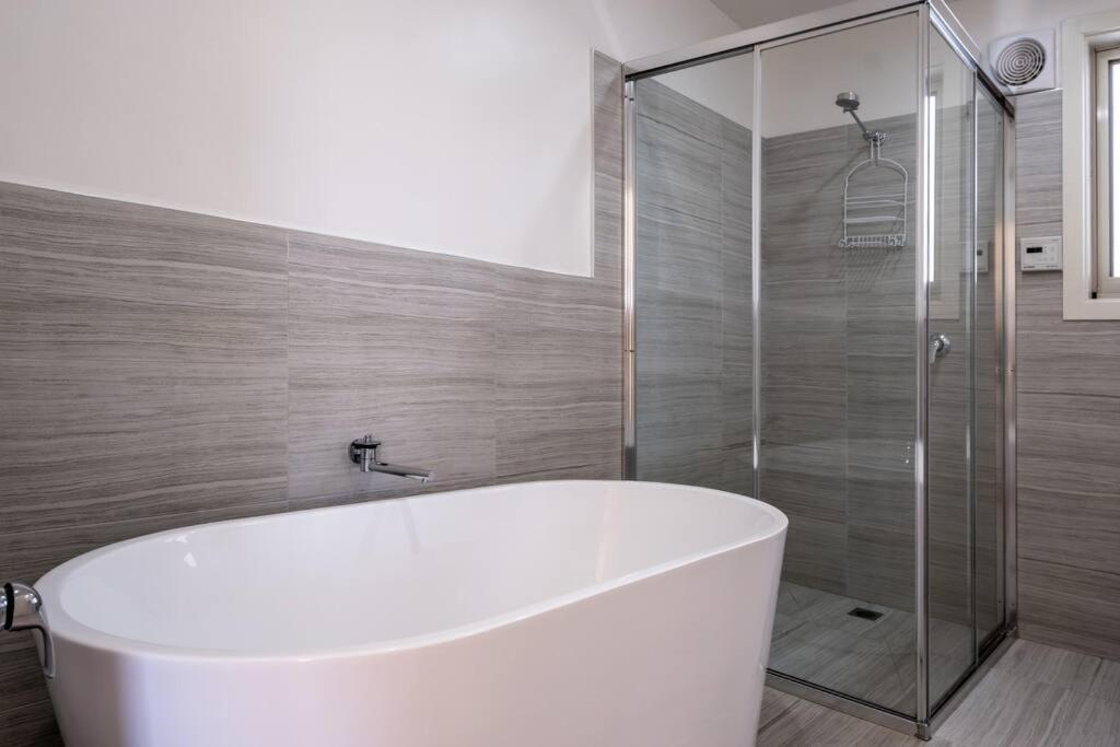 The Hill House Villa Bicheno Bagian luar foto
